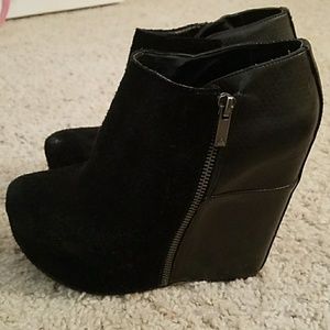 Black wedged booties